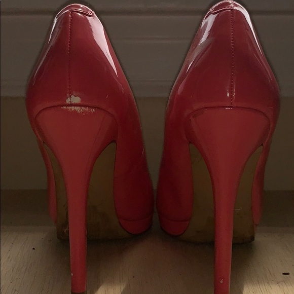 Heels - Picture 4 of 4